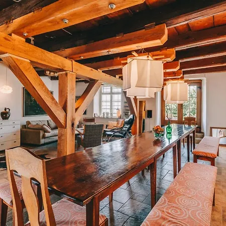 Obester Panzio ゲストハウス バダチョニトマイ