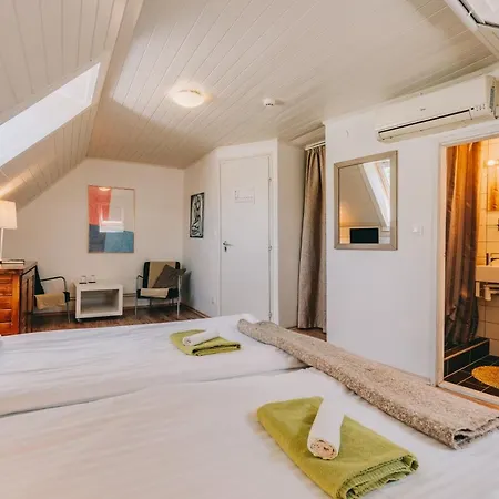 Obester Panzio ゲストハウス 3*