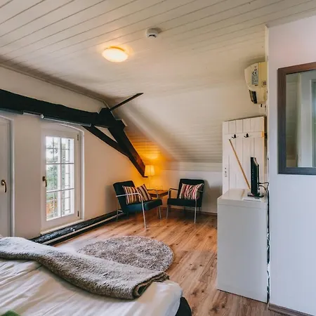 ゲストハウス Obester Panzio 3*