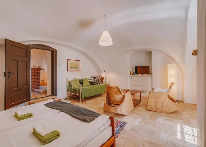 Guest house Obester Panzio 3*